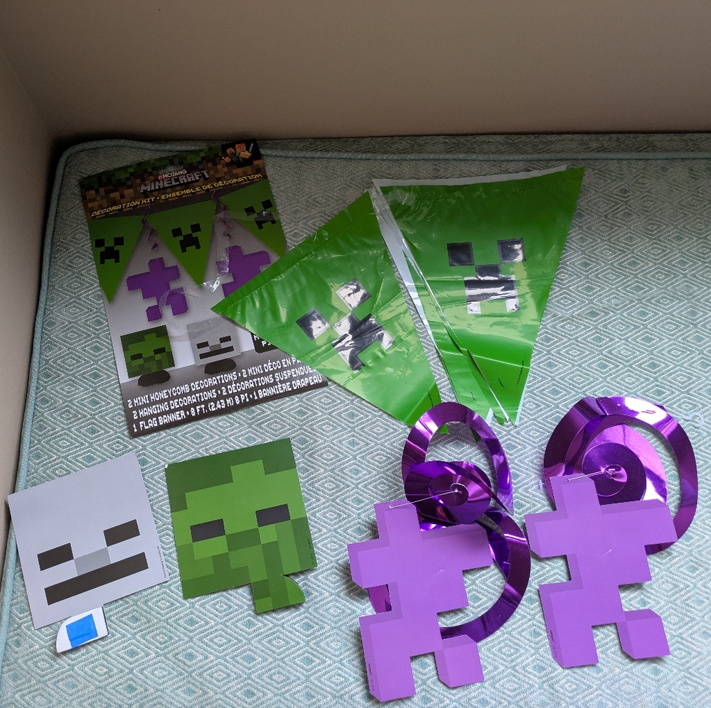 Mojang Minecraft Decoration Kit - 5 Pieces